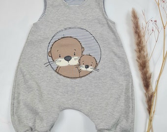 Strampler Romper Onesie Gr. 56 Applikation Stickerei Otter