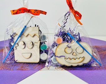 Halloween Wood Paint Kit: Frankenstein or Pumpkin Party Favor