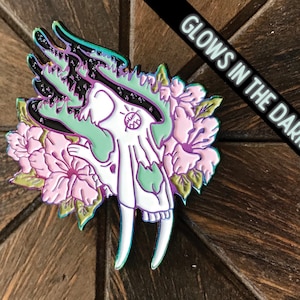 Enamel Pin &quot;Aurora&quot; Smilodon Skull enamel pin, saber tooth tiger pin, spooky enamel pins, occult, starry enamel pin, witchy pins,tiger skull