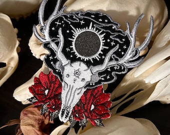 Eclipse Elk Skull Patch - Iron on Patch, Witchy patch, spooky patches, witch gift, cosmic patch, punk patch, goth patch, mememto mori