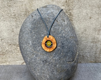 Einzigartiger Holzschmuck mit Bernstein No.11