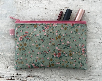 Small cosmetic bag/cosmetic bag/bag organizer/document bag for passport/mobile phone bag made of green oilcloth