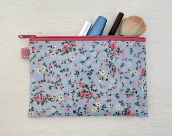 Small cosmetic bag/cosmetic pouch/bag organizer/document holder for passport/mobile phone case made of oilcloth in light blue/floral