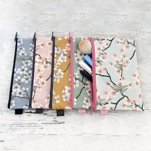 Kleine Kosmetiktasche/Kosmetiktäschchen/Taschenorganizer/Dokumententasche für den Reisepass/Handytasche aus Wachstuch mit Kirschblüten