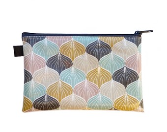 Small cosmetic bag/cosmetic bag or as a travel case for your passport and vaccination certificate