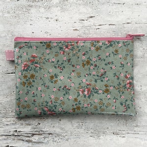 Small cosmetic bag/cosmetic bag/bag organizer/document bag for passport/mobile phone bag made of green oilcloth image 3