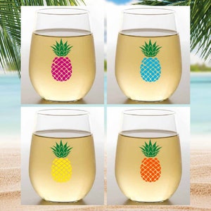 Set of 4 Plastic Unbreakable 16 oz Stemless Wine Glasses. Made in America!! PINEAPPLES