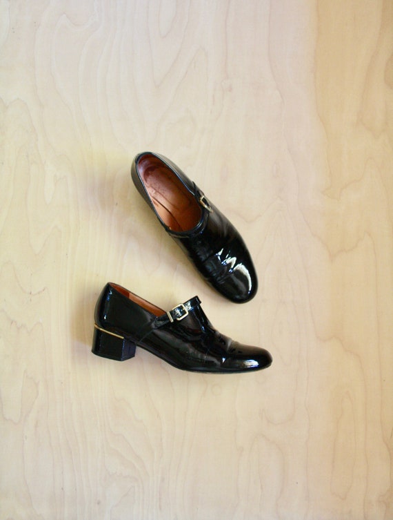 black patent shoes women's