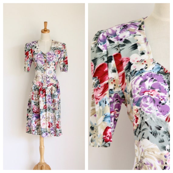 90s floral summer dress. 90s does 30s dress. Paste