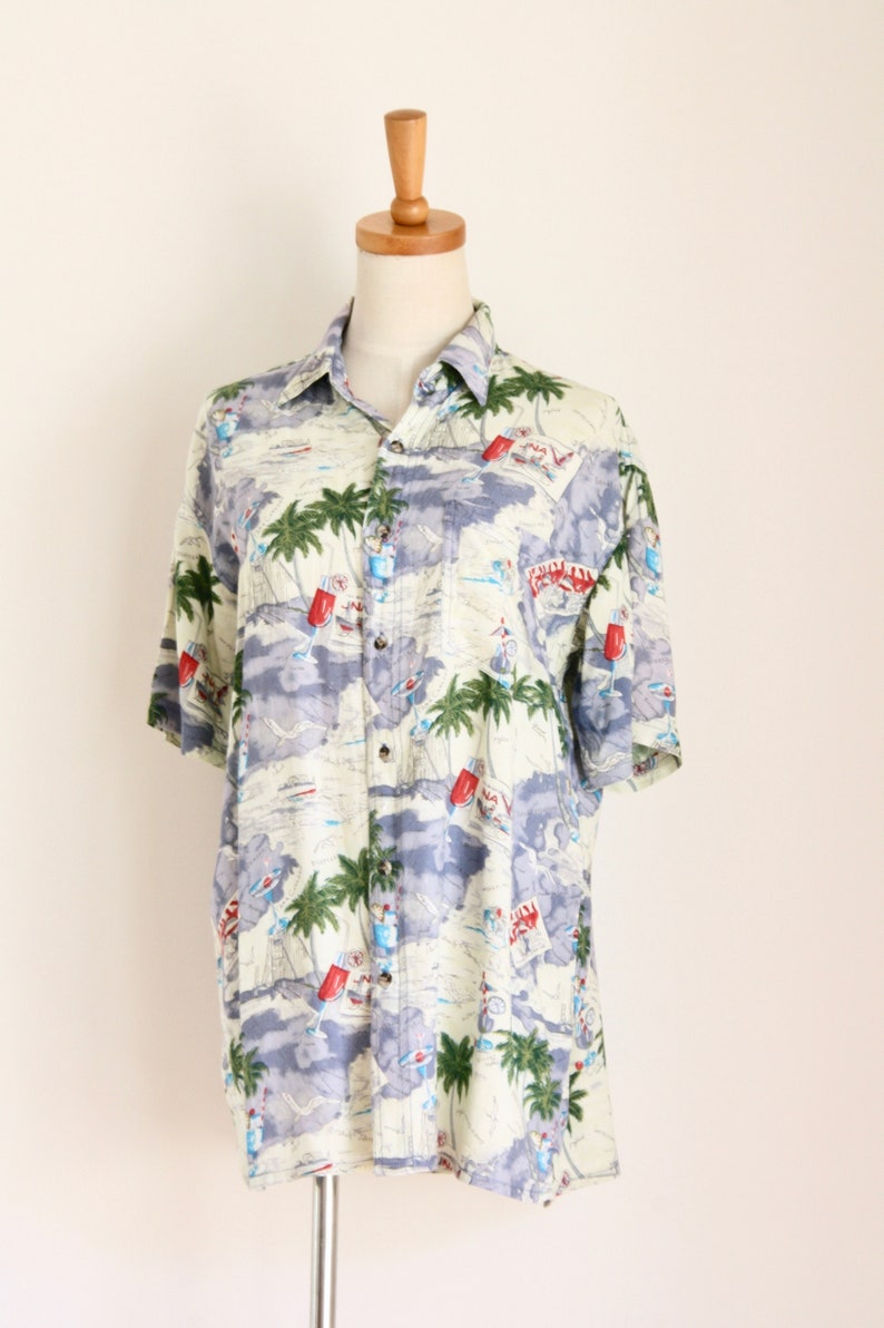 Hawaiian shirt South Pacific shirt Mens tropical shirt 90s vintage shirt S- M Mens vacation wear Mens tiki bar shirt