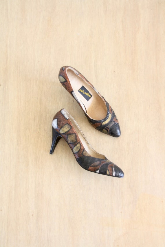 50s brown snake skin pumps. Snake leather heels. 5