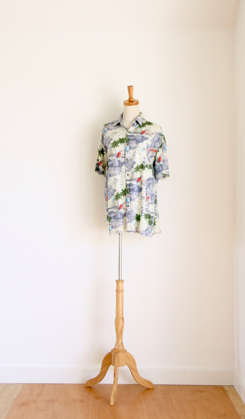 Hawaiian shirt South Pacific shirt Mens tropical shirt 90s vintage shirt S- M Mens vacation wear Mens tiki bar shirt