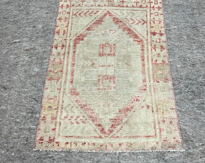 2.9x3.11 turkish doormat rug, anotolia doormat rug, bedroom doormat rug, oushak doormat rug, entry way doormat rug, handmade doormat rug