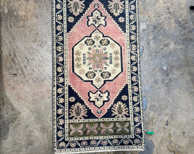 19x39 small rag , Vintage Turkish Rug, Antique Rug, Good Condition, Area Rug, Wool Rug, Living Room Rug, Turkey Rug, Faded Decor, Boho Rugs
