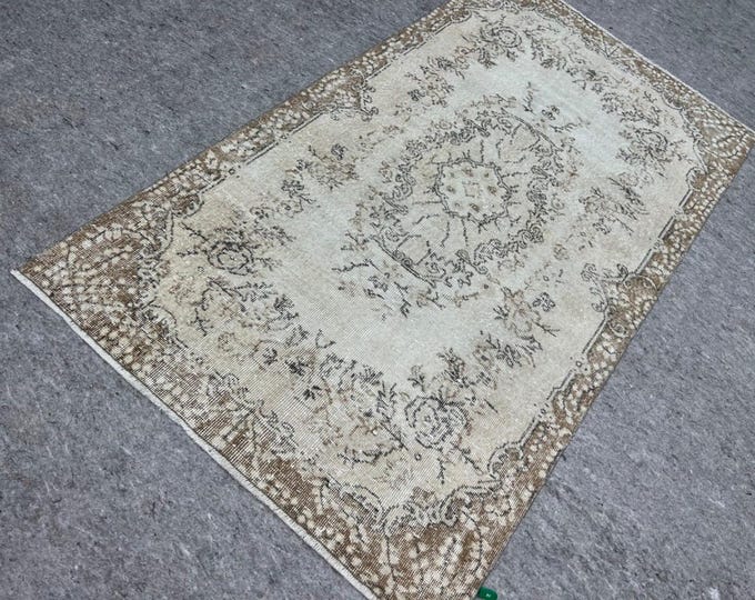 Muted Turkish Rug – Soft Tones, 4x7 ft – Minimalist & Boho Design, Ideal for Entryway, Kitchen, Hall, Bathroom,