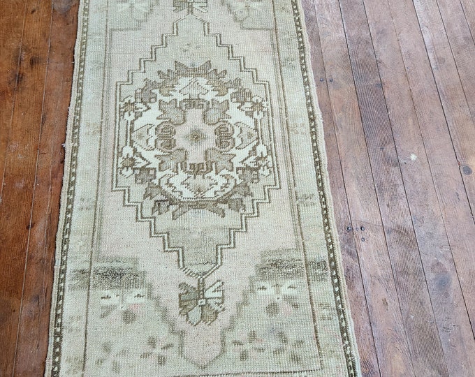 2x3 turkish doormat rug, oushak doormat rug, anotolia doormat rug, bedroom doormat rug, kitchen doormat rug, entry way doormat rug