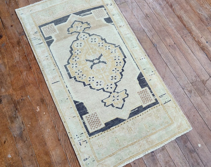 2x3 doormat rug, Turkish doormat rug, Oushak doormat rug, Anatolia doormat rug, Kitchen doormat rug, Handmade doormat rug, entry way doormat