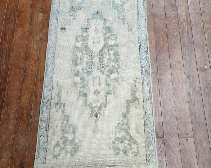 2x3 turkish doormat rug, oushak doormat rug, anotolia doormat rug, bedroom doormat rug, entry way doormat rug, kitchen doormat rug