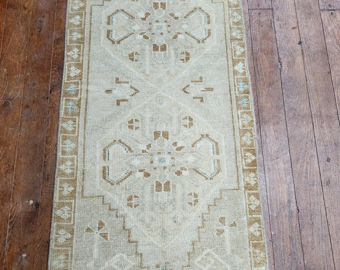 1.5x3.0 turkish doormat rug, anotolia doormat rug, bedroom doormat rug, oushak doormat rug, entry way doormat rug, handmade doormat rug