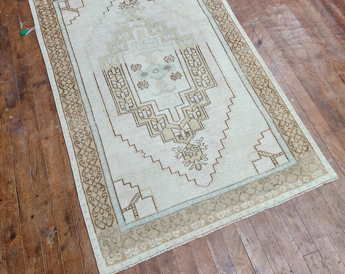 3x5 area rug, turkish area rug, anotolia area rug, bedroom area rug, kitchen area rug, entry way area rug, oushak area rug
