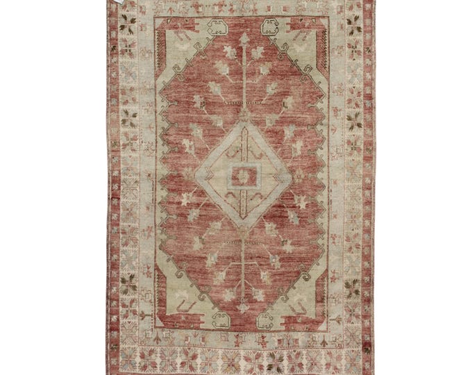 Oushak Turkish Rug – Vintage Handmade 6x9 Area Rug in Pink & Red – Soft, Elegant Carpet for Entry or Bedroom
