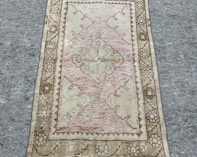 2x4 mini area rug,  area rug, anotolia area rug, bedroom area rug, kitchen area rug, entry way area rug, handmade area rug