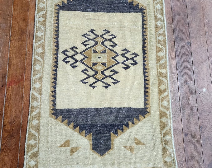 2x3 doormat rug, turkish doormat rug, oushak doormat rug, anotolia doormat rug, bedroom doormat rug, kitchen doormat rug,