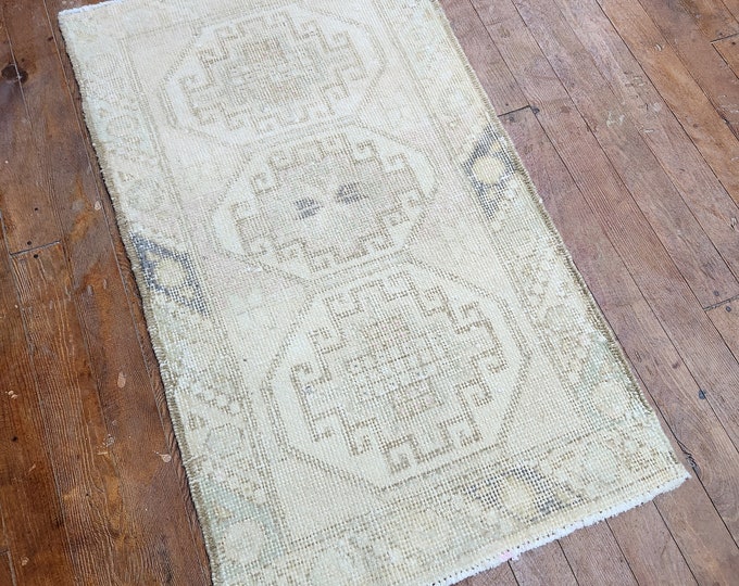 2x3 doormat rug, Turkish doormat rug, Oushak doormat rug, Anatolia doormat rug, bedroom doormat rug, Kitchen doormat rug, entry way doormat