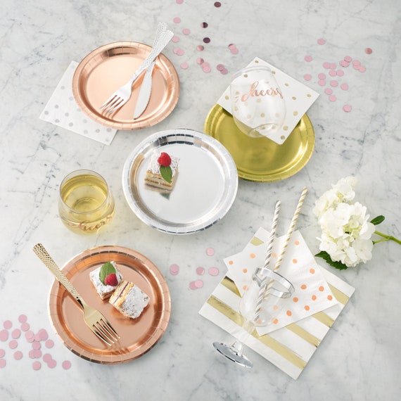 Plastic plates with gold trim online