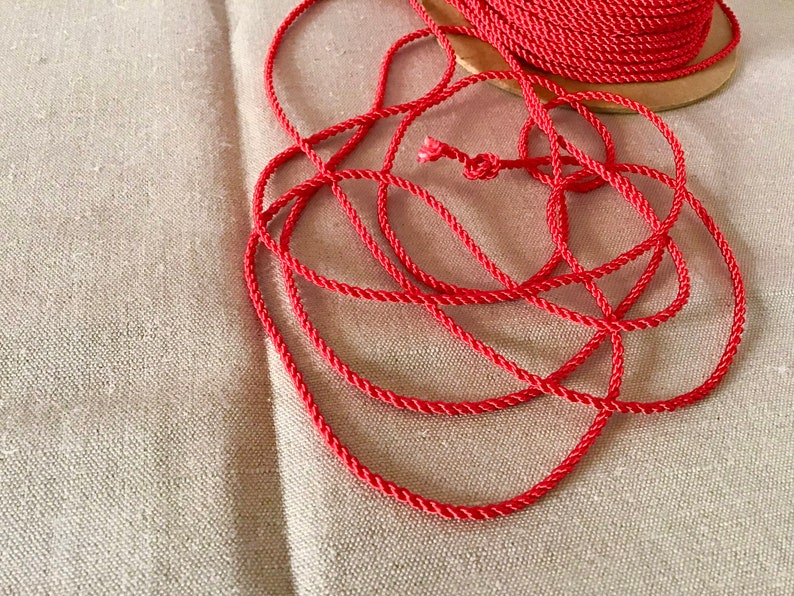 Red cord, 2 mm, 3 m, cotton image 1