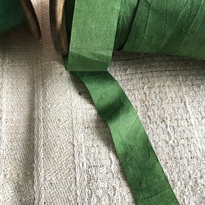 Ruban de soie, 2 cm de large, nuances de vert, ruban de soie, millinaire, vêtements de poupée, couture histoire, broderie vintage Olive grün