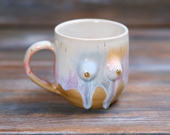 Mug seins - buste de femme fabriqué à la main avec tétons en or, tasse à café seins amusants, cadeau féministe pour les amateurs de café