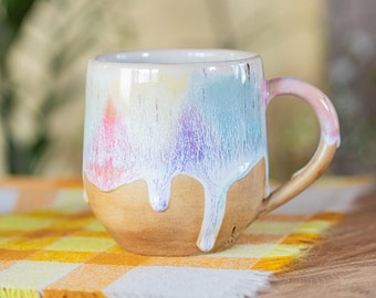 Mug en grès émaillé coloré - Tasse à café en poterie vibrante fabriquée à la main avec une touche artistique