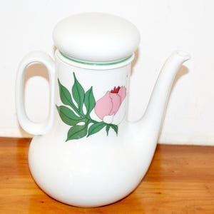 Vintage porcelain coffee pot by Thomas tableware Kiruna peony Hertha Bengtson peony 70s retro mid century shabby chic