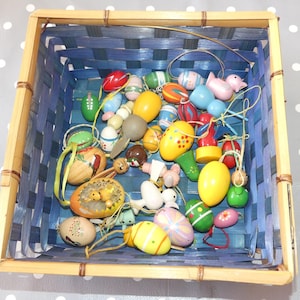 Vintage wooden EASTER 33 figures colorful Easter bush decoration in a basket bunny eggs chicks gift tag Easter eggs retro Erzgebirge Easter