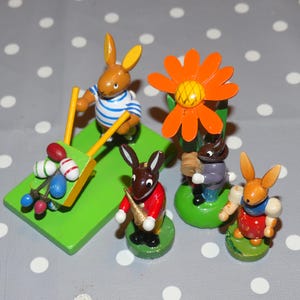 5x Figuras de Pascua de madera vintage Familia de conejos Ulbricht Decoración de Pascua Figura de conejo Orejas de cuero de madera Decoración de Pascua Conejo de Pascua Retro Erzgebirge Pascua