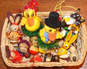 Vintage wooden EASTER 20 + 2 figures colorful Easter bush decorations in basket bunnies eggs chicks gift tags Easter eggs retro Erzgebirge