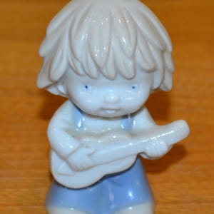 Vintage Porcelain Figure Blue / White 70s, Retro, Shabby Mid Century Country Style