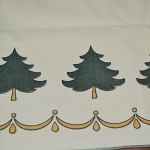 Vintage 70s Christmas blanket 125 x 155 cm light GREEN 70s Retro Mid Century Table Cloth Shabby Chic Country Style