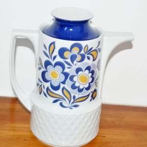 1970s vintage porcelain coffee pot by Schirnding, blue/white, special design, retro, mid-century, shabby chic, country style, Seventies