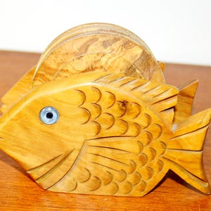 Posavasos de madera vintage de los años 70 con diseño de pez, color marrón, estilo retro, shabby chic de mediados de siglo, diseño danés.
