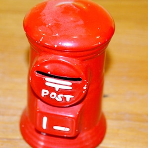 Small Vintage Ceramic Money Box Red 70s Retro Mid Century Shabby Chic Country Style