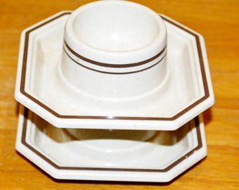 ヴィンテージ　エッグカップ　不透明白カップ　年代物 ヴィンテージプラスチック製エッグカップ、1970年代、ベージュ、レトロ