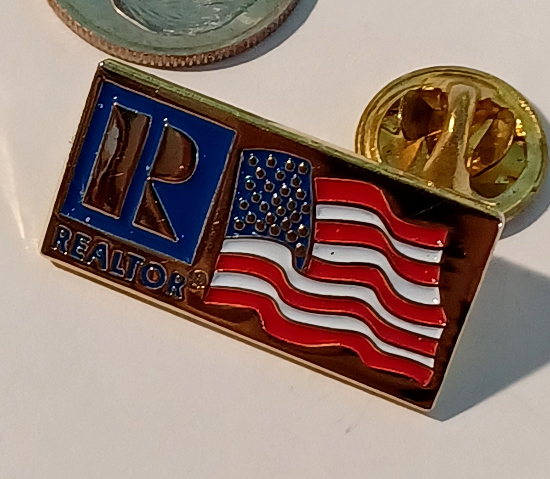 Realtor R Pin Realtor R United States US Waving Flag Gold Tone Lapel Hat Tie Pin ...