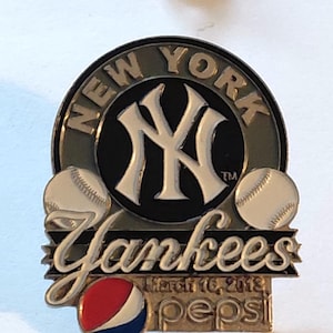 Vintage 2013 New York Yankees Pepsi Spring Training Baseball Lapel Hat Tie Pin Souvenir 1201