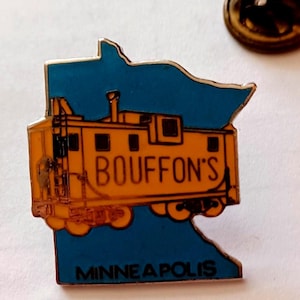 Vintage Bouffon&#39;s Restaurant Comedy Minnesota Fringe Train Lapel Hat Tie Pin Souvenir 2074