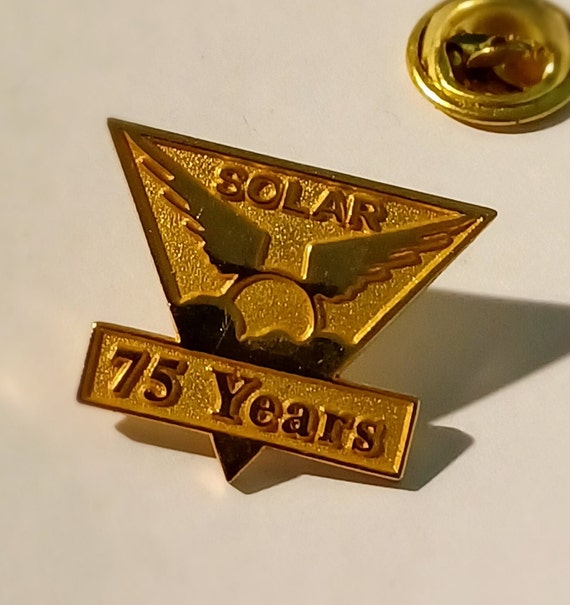 Solar 75 Years Gold Tone Lapel Hat Tie Pin Souveni