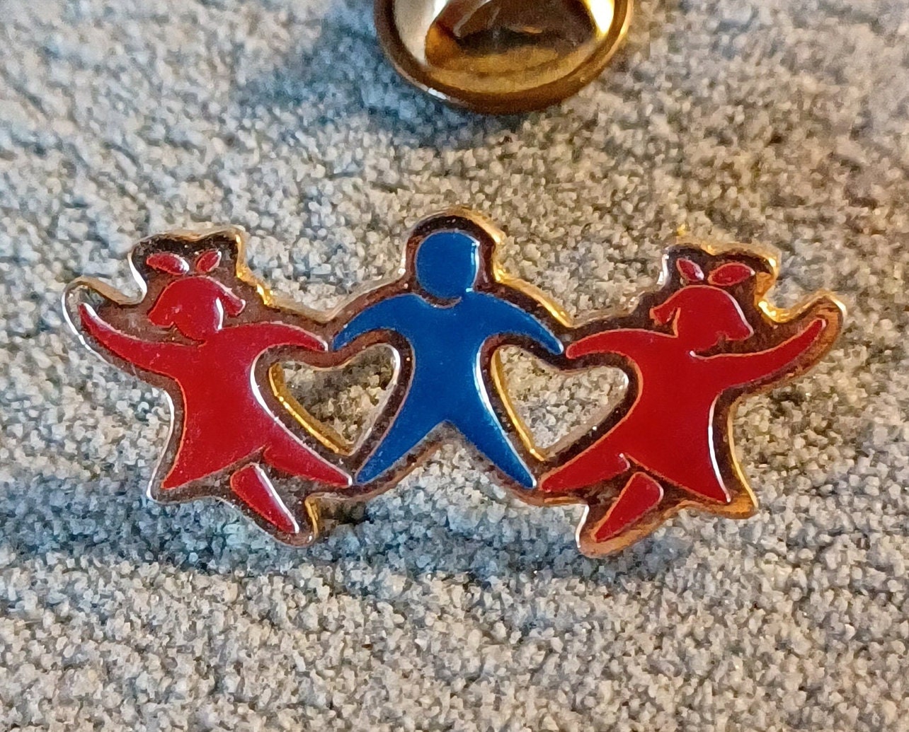 Vintage Dancing Children United Diversity Lapel Hat Tie Pin 0516