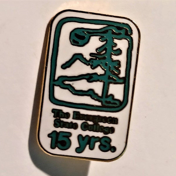The Evergreen State College 15 Years Lapel Hat Tie Pin Souvenir 1713