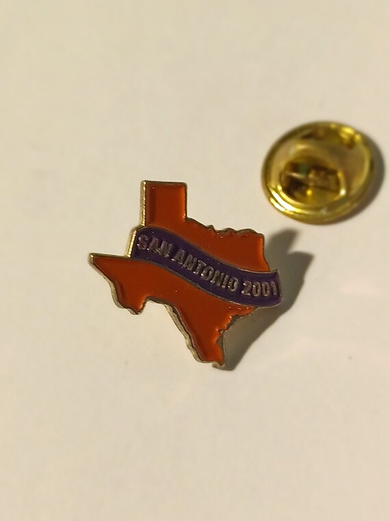 Spilla Vintage Da Bavero, Spilla Da Cravatta, Spilla Amigo Man El Paso TX - Distintivo Mascotte Della Città Di Texas - Italia - Foto 3